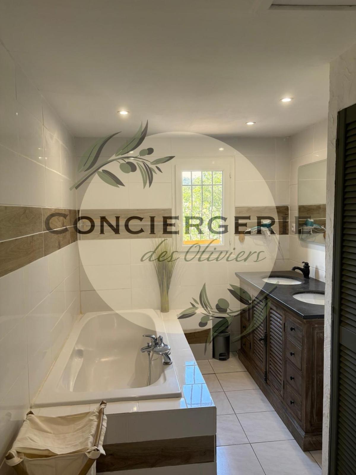 Villa Avec Piscine Belgentier Extérieur photo
